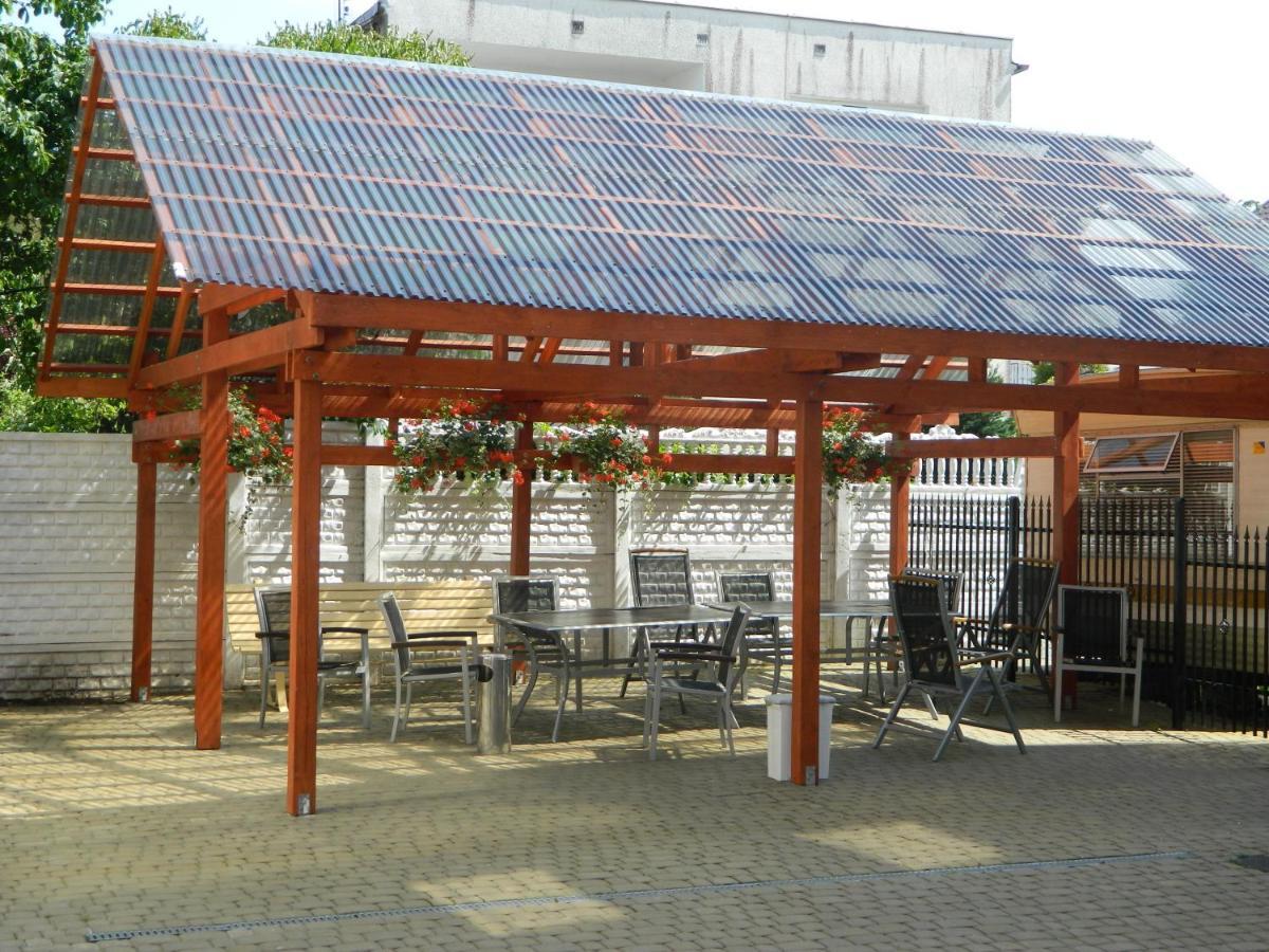达洛科 Pod Arkadami酒店 外观 照片